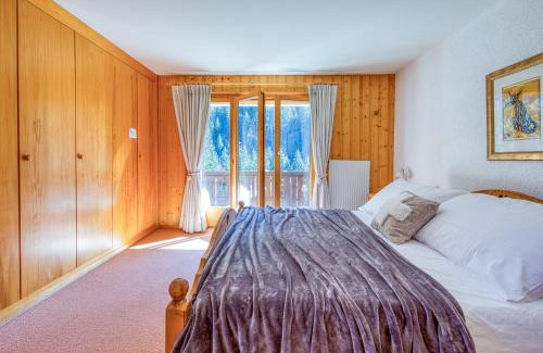 Champery Apartamento | Moulins 8 Skylights And Chimney