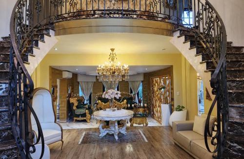 Greater Johannesburg Metropolitan Area Cabina | Mount Grand Boutique - 110 Mount Street