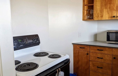 Helena Apartamento | Mount Helena views from sunny apartment