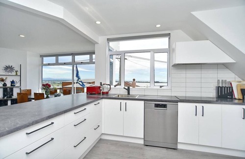 Mount Pleasant Casa | Mount Pleasant Ocean Views 3 bedroom with bathtub