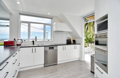 Mount Pleasant Casa | Mount Pleasant Ocean Views 3 bedroom with bathtub