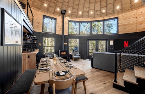 West Dover Alquiler De RV | Mount Snow Yurt: Hot Tub~Wood Stove~WiFi~EVcharger