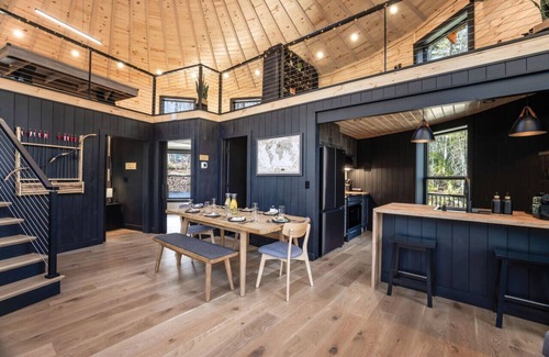 West Dover Alquiler De RV | Mount Snow Yurt: Hot Tub~Wood Stove~WiFi~EVcharger