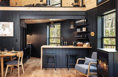 West Dover Alquiler De RV | Mount Snow Yurt: Hot Tub~Wood Stove~WiFi~EVcharger