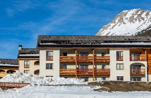 Arvieux Apartamento | Mountain apartment ⭐️⭐️⭐️ heated pool, ski slopes 100m away.