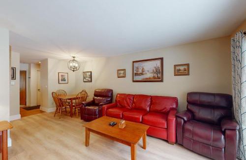 Warren Apartamento | Mountain Breeze Getaway Condos