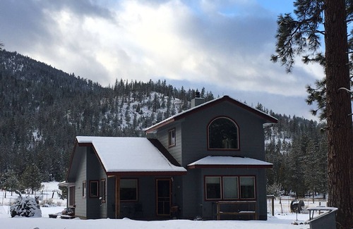 Weed Casa | Mountain Breeze - Pet Friendly Read Our Reviews