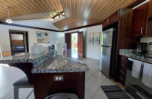 Ciudad Cortés Casa | Mountain Bunglow w/private pool - minutes from beaches, restaurants & waterfalls