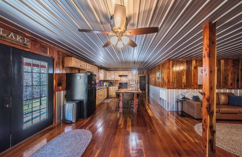 Kuttawa Casa | Mountain Cabin just off Lake Barkley in Kuttawa, KY