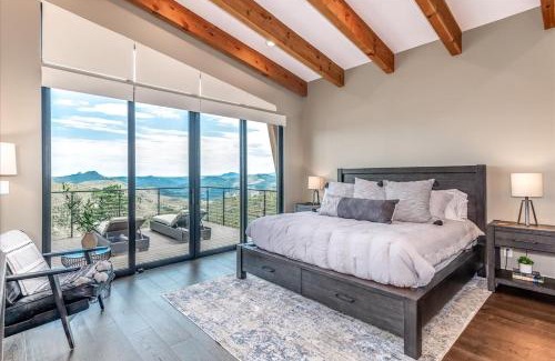 Bailey Casa | Mountain Cabin W Deck Views & Hot Tub