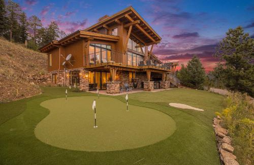 Bailey Casa | Mountain Cabin W Deck Views & Hot Tub