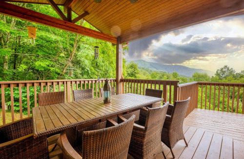 Robbinsville Chalet De Esquí | -Mountain Chalet Getaway with Breathtaking View Next to Tail of Dragon-