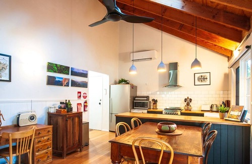 Blackheath Casa | Mountain Den | Charming pet friendly mountains cottage!