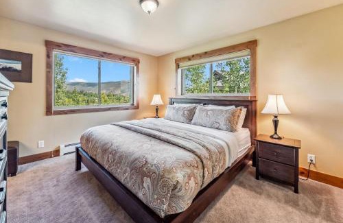 Wildernest Casa | Mountain Escape with Hot Tub Near Ski Resorts and I 70