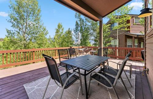 Wildernest Casa | Mountain Escape with Hot Tub Near Ski Resorts and I 70