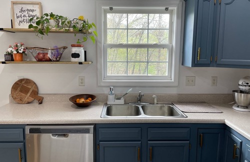 Weaverville Casa | Mountain Getaway near Asheville, sleeps 14! Spacious home w/ views & kids room