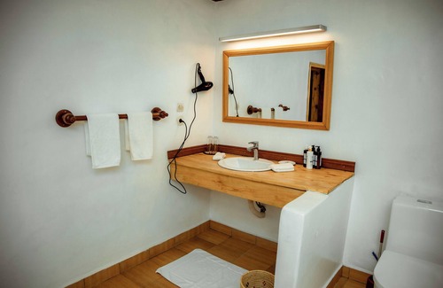 Ruhengeri Cabina | Mountain Gorilla View Lodge