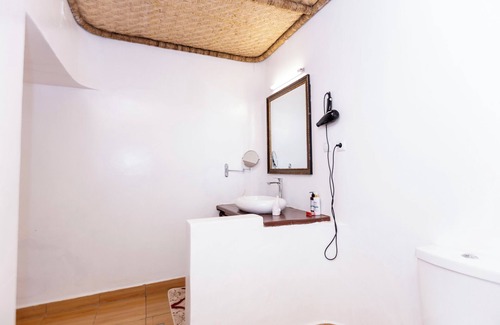 Ruhengeri Cabina | Mountain Gorilla View Lodge