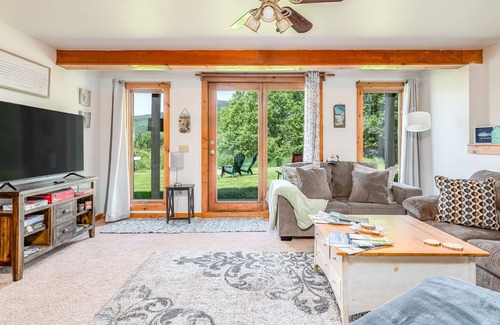 Eastern Vermont Casa | Mountain haven - 20 min from Stowe, 1 Mile from Lake Elmore - NO EXTRA FEES