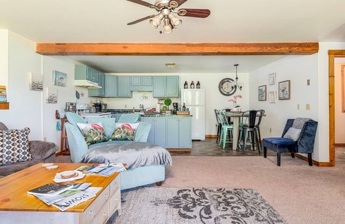 Eastern Vermont Casa | Mountain haven - 20 min from Stowe, 1 Mile from Lake Elmore - NO EXTRA FEES