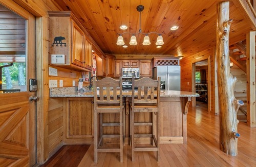 Mineral Bluff Cabina | ¡Un excelente alquiler de cabañas de vacaciones para su próximo retiro en la montaña del norte de Georgia!