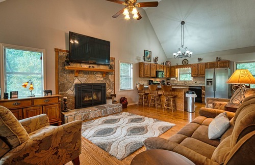 Hiawassee Cabina | Mountain Hollow - Hot Tub
