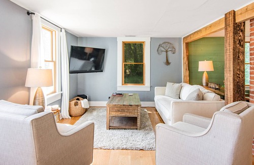 Waterville Casa | Mountain home-views- close to Cambridge & Stowe VT