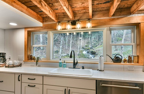 Waterville Casa | Mountain home-views- close to Cambridge & Stowe VT