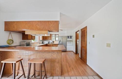 Beaver Casa | Mountain Home w/a River in Back - Close to Skiing