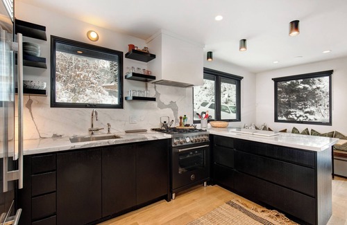 Downtown Park City Cabina | Mountain home walking distance to Old Town, PCMR