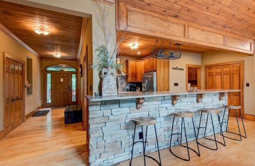 Sugar Mountain Cabina | Mountain Home with Mountain Views