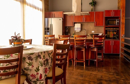 Alfaro Ruiz Casa | Casa montaña Zarcero con chimenea, jacuzzi y BBQ