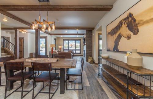 Big Sky Casa | Mountain Lake Condo - Unit 102B