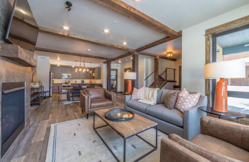 Big Sky Casa | Mountain Lake Condo - Unit 102B