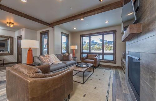Big Sky Casa | Mountain Lake Condo - Unit 102B