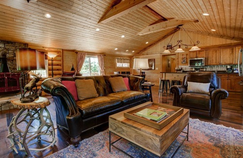 Skyland Casa | Mountain Laurel Oasis | Asheville Area Home with Private Pool