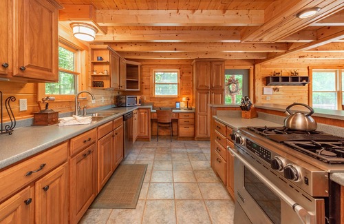 Swanton Casa | Tipsy Timber Lodge: Lake Access, Hot Tub, Dock Slip, 2 Fireplaces!