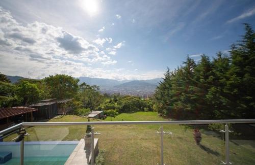 Envigado Casa | Mountain Mansion Pool, Jacuzzi Epic Medellin View