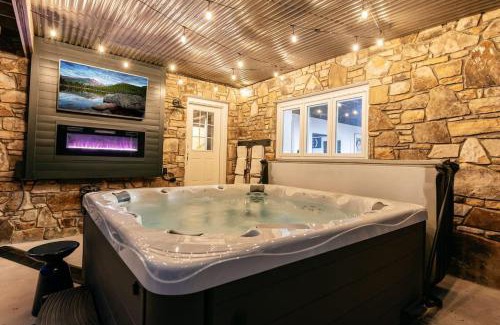 Skyland Casa | Mountain Mansion Estate Luxurious Family Fun