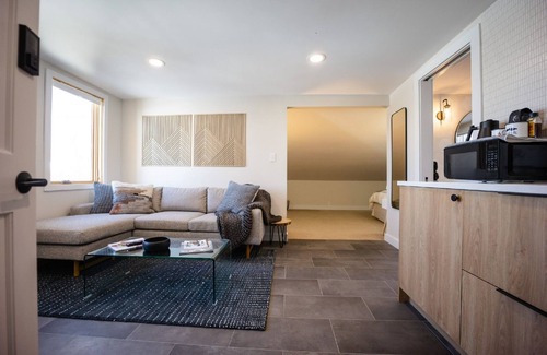 Crested Butte Apartamento | Mountain Modern- NEW- Wildflowers, backs up to Snodgrass Trail & VIEWS of Mt CB