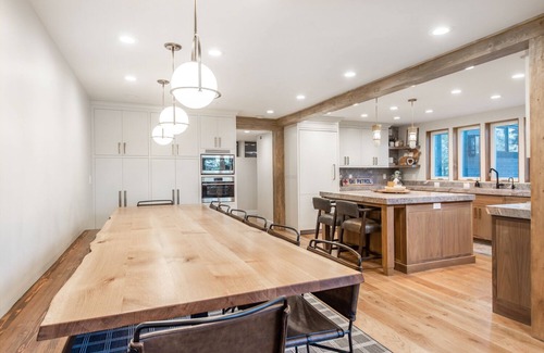 Sundance Cabina | Mountain Modern on Balsam: moderno, limpio, cómodo, bañera de hidromasaje, privado, arbolado