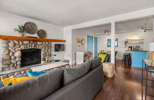 East Kootenay Apartamento | Mountain Mural | Hot Tub | Pools | Ski-In/Ski-Out