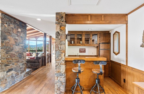 Oakhurst Cabina | Mountain Oasis! Indoor Hot Tub, Game Room, VIEWS!