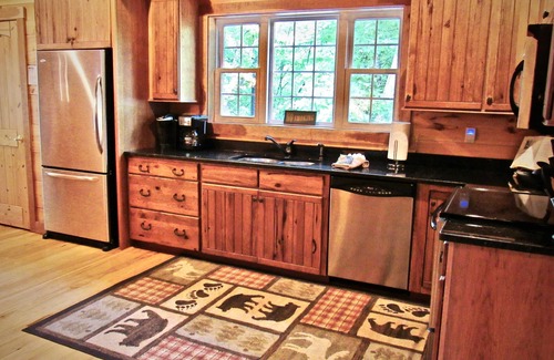 Almond Cabina | Mountain Oasis-Mountain Views, Sparkling Hot Tub, WiFi, pozo de fuego