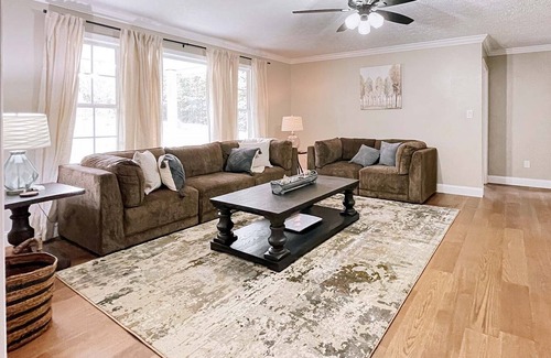 Tracy City Casa | Mountain Oasis: Sleeps up to 12!