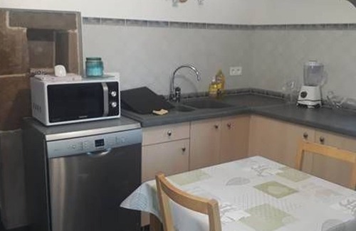 Rupt-sur-Moselle Apartamento | Encantador Gîte en Montaña con Terraza y Barbacoa para 2 Personas