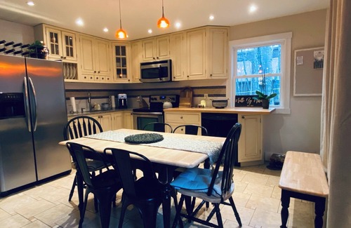 Lackawaxen Casa | Mountain Retreat Masthope-Ski-Boat-Swim. Walk to ski slopes-pools - Pet Friendly