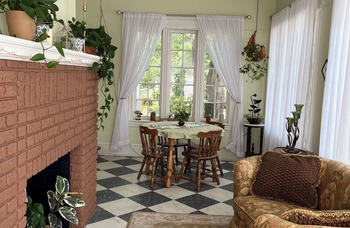 Oakwood Historic District Cama Y Desayuno | Mountain Room at The Dragonfly Inn