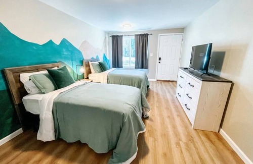 Townsend Hotel | Mountain Room at The Trailblazer Unit 6