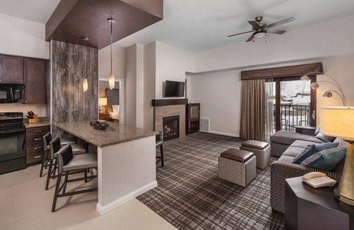 Park City Complejo | Mountain Side Resort con capacidades directas de entrada / salida de esquí con piscinas cubiertas y 2 jacuzzis al aire libre